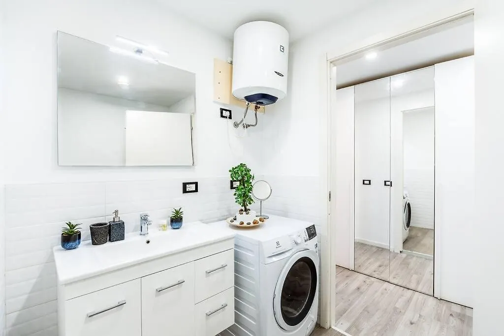 Apartment 2 Minutes From Central Station-Exclusive Open Space Milan