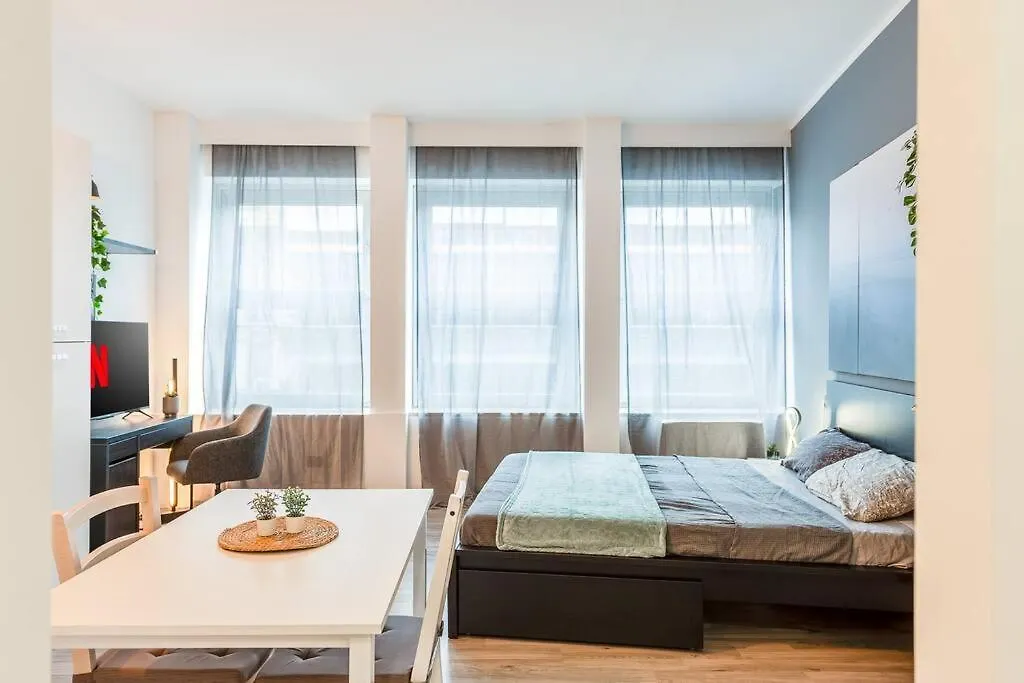 2 Minutes From Central Station-Exclusive Open Space Milan Italy