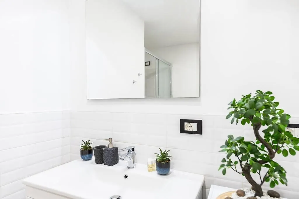 Apartment 2 Minutes From Central Station-Exclusive Open Space Milan