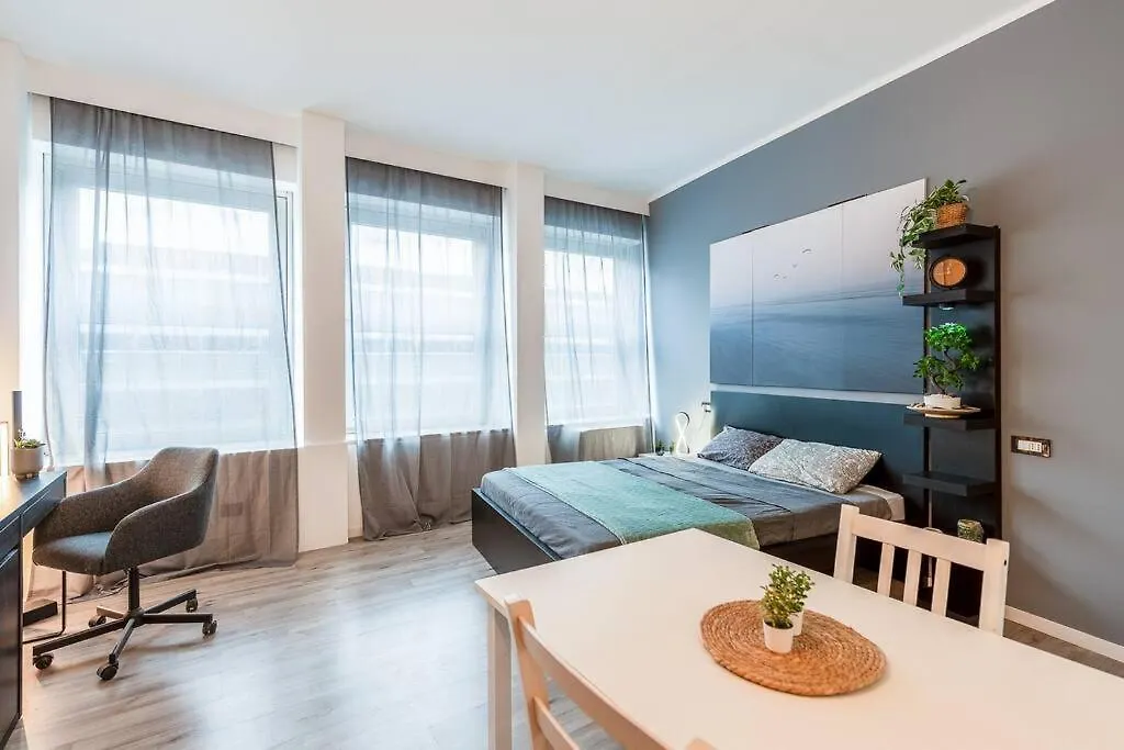 2 Minutes From Central Station-Exclusive Open Space Milan 0*,  Italy