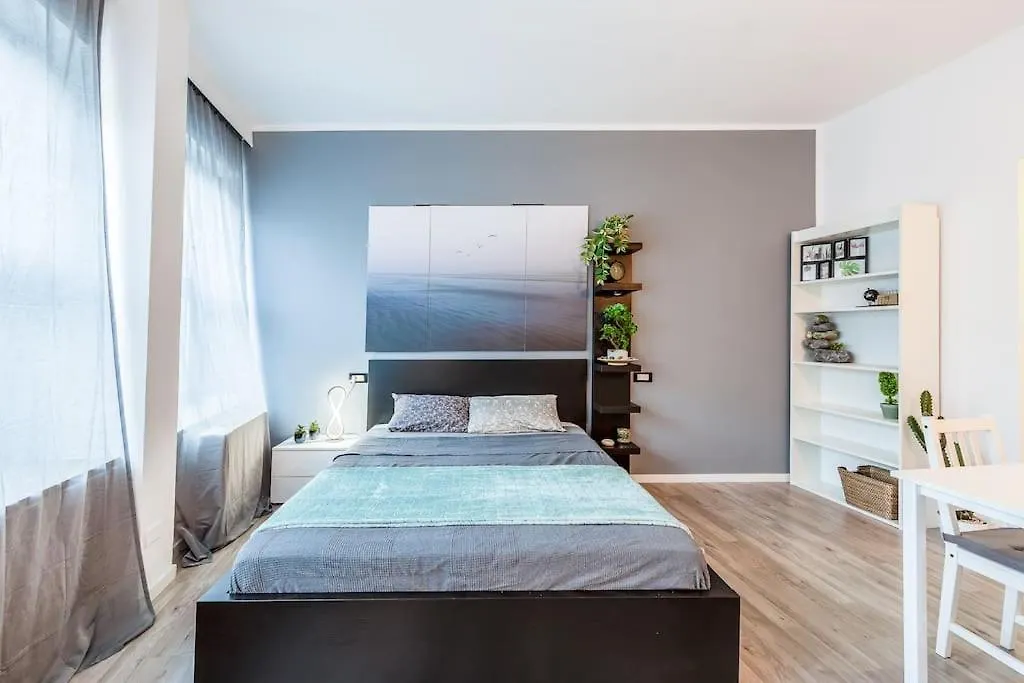 Apartment 2 Minutes From Central Station-Exclusive Open Space Milan